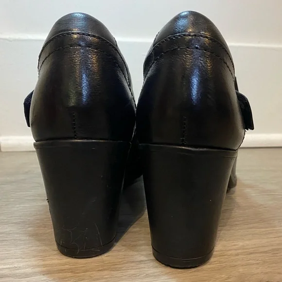 Clarks Black Leather Mary Jane Heels - Picture 2 of 5
